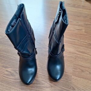 Kohl's Sleek Black Heeled Boots